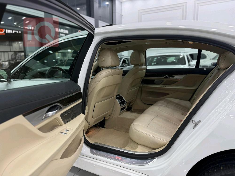 بي ام دبليو الفئة 7